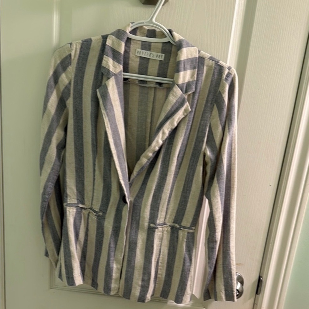 ❤️Grey and Cream striped Blazer❤️